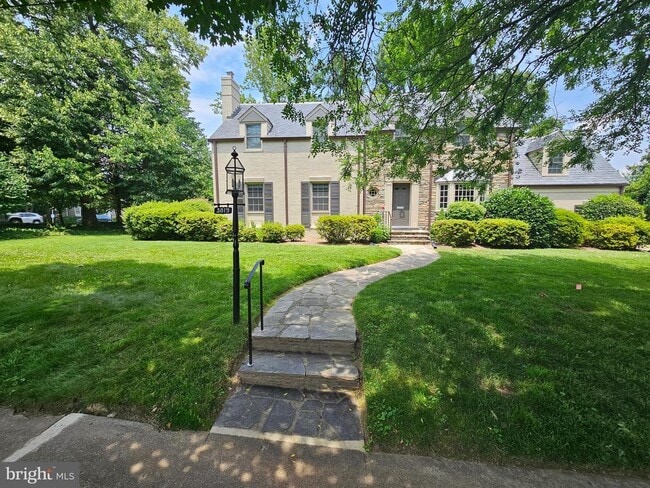 3819 Woodbine St in Chevy Chase, MD - Building Photo - Building Photo