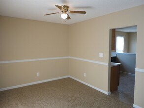 635 Cloverfield Ln in Greenwood, IN - Building Photo - Building Photo