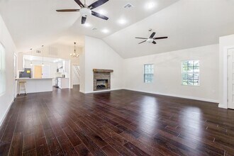 7511 Carver Ave in Austin, TX - Building Photo - Building Photo