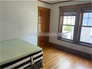 12 Upland Rd, Unit 1 in Somerville, MA - Building Photo - Building Photo