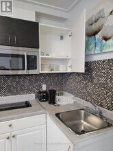 106 Rajah St in Toronto, ON - Building Photo - Building Photo