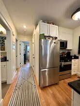 28 Putnam St, Unit 1 in Somerville, MA - Foto de edificio - Building Photo