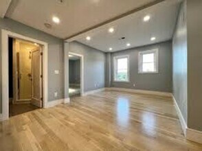 12 University Rd in Brookline, MA - Building Photo - Building Photo