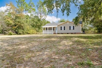 12021 Purcell Rd in Laurinburg, NC - Building Photo - Building Photo