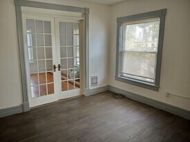 11 E State St, Unit 2 in Gloversville, NY - Building Photo