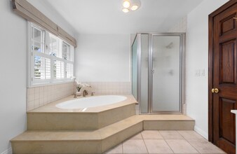 16842 Harkness Cir in Huntington Beach, CA - Building Photo - Building Photo