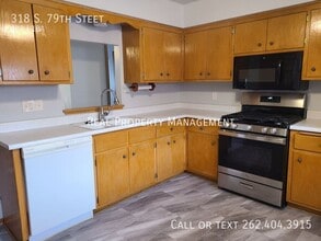 318 S 79th St in Milwaukee, WI - Building Photo - Building Photo