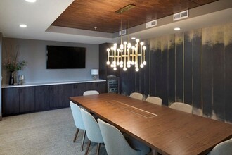 Residences at 1700 in Minnetonka, MN - Foto de edificio - Interior Photo