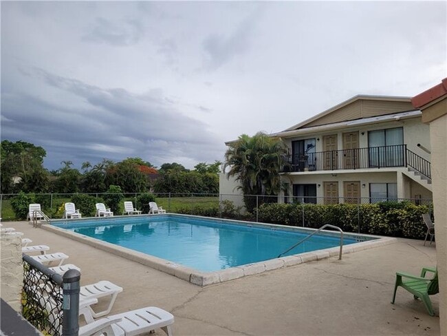 11096 Royal Palm Blvd in Coral Springs, FL - Building Photo - Building Photo