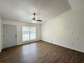 5411 Indian Desert St in San Antonio, TX - Building Photo - Building Photo