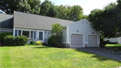 159 Deer Run Trail, Unit c/o EWC Properties LLC in Manchester, CT - Foto de edificio - Building Photo