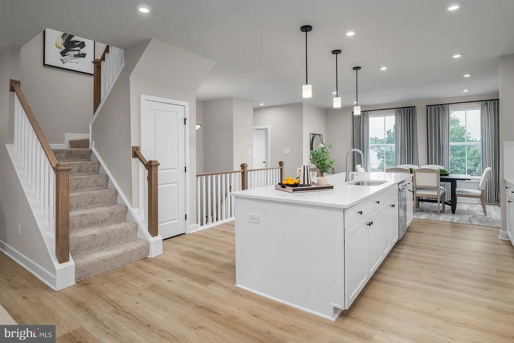 8249 WILLOWBEND TURN in Manassas, VA - Building Photo