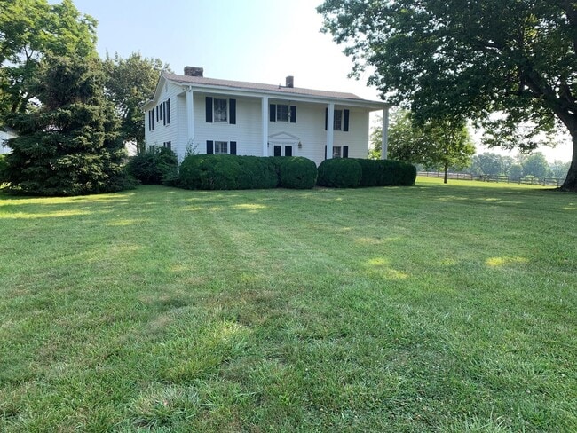 6010 Thomas Jefferson Rd in Forest, VA - Building Photo - Building Photo