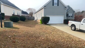 329 Anden Hall Dr in Columbia, SC - Building Photo