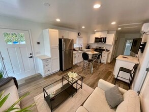 23203 Ingomar St in Los Angeles, CA - Building Photo - Building Photo