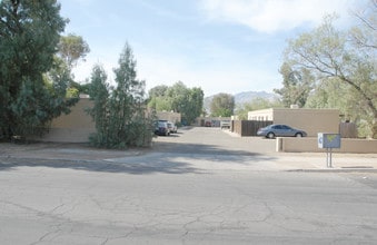 4235 E Fairmount St in Tucson, AZ - Building Photo - Building Photo