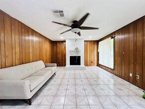 17131 Hewing Dr in Friendswood, TX - Building Photo - Building Photo