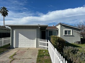 51 Washington St in San Juan Bautista, CA - Building Photo