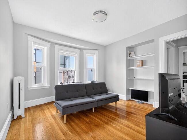 254 Main St, Unit 2