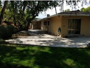 4748 Zelzah Ave in Encino, CA - Building Photo - Building Photo