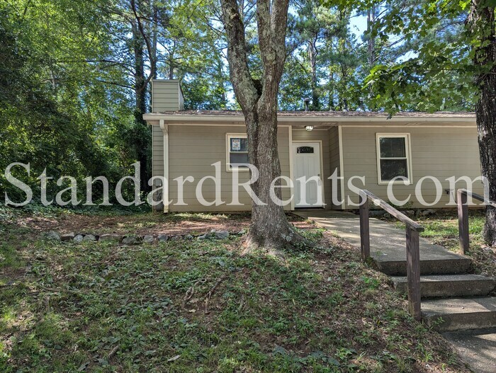 461 Booth Cir SW in Marietta, GA - Building Photo