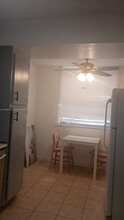 2841 NE 163rd St, Unit 214 in North Miami Beach, FL - Foto de edificio - Building Photo
