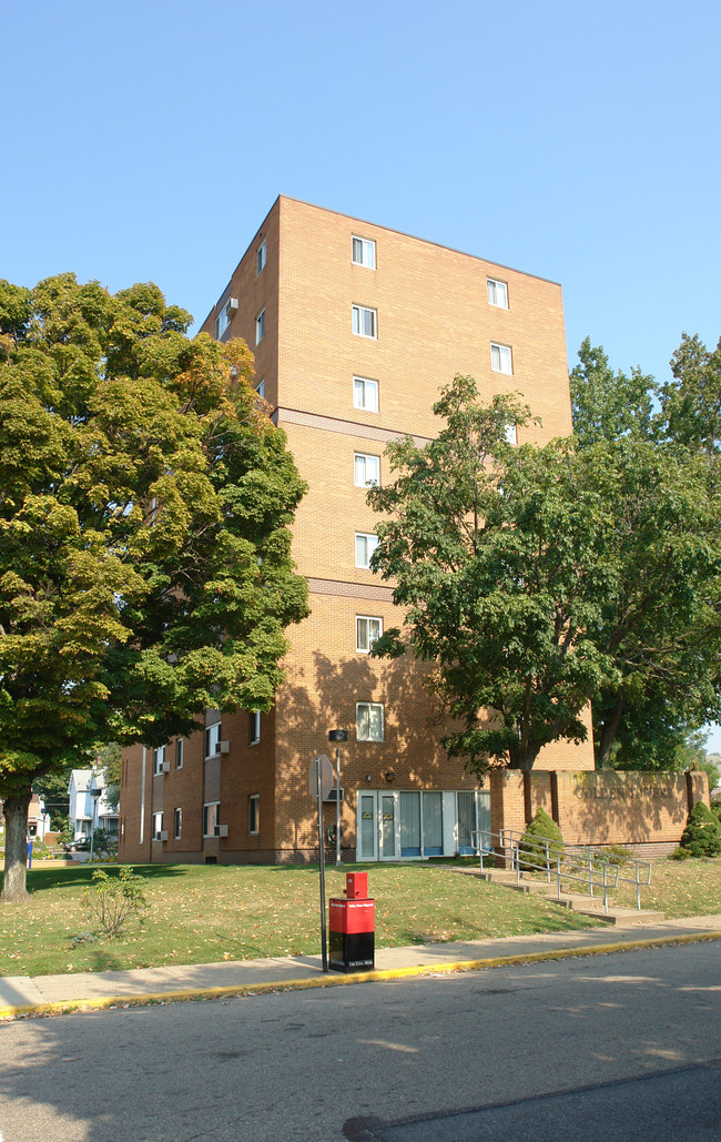 Golden Towers in Tarentum, PA - Building Photo - Building Photo