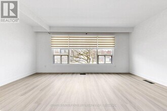 809 St Clair Ave W in Toronto, ON - Building Photo - Building Photo