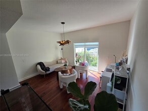 738 NE 90th St in Miami, FL - Building Photo - Building Photo