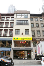 50 W 55th St in New York, NY - Building Photo - Building Photo