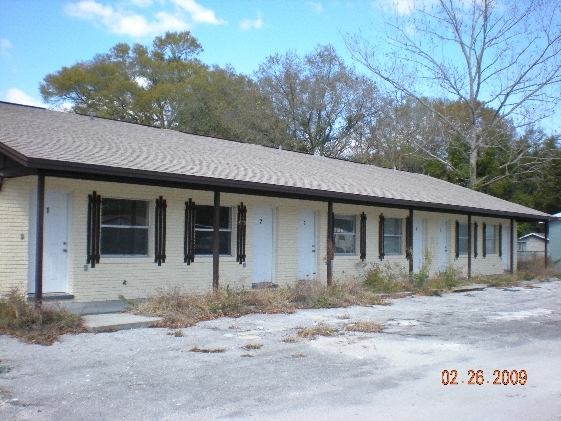 969 Berkley Rd in Auburndale, FL - Foto de edificio