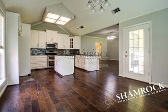 3005 Comanche Trail in Waco, TX - Foto de edificio - Building Photo