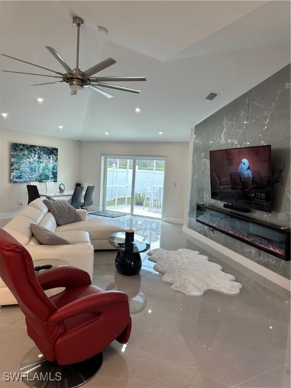1595 Whispering Oaks Cir in Naples, FL - Building Photo - Building Photo