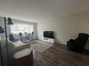 2545 N Cramer St in Milwaukee, WI - Foto de edificio - Building Photo