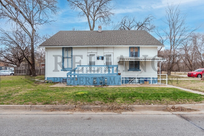 property at 608 W 18th St N