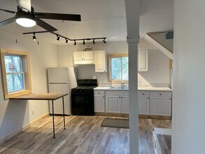 929 Codding Hollow Rd, Unit Apt. #1 in Waterville, VT - Building Photo - Building Photo
