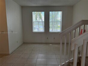 15567 SW 40th St in Miramar, FL - Building Photo - Building Photo