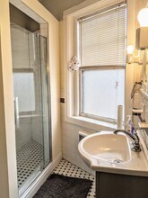 6 Claflin Rd, Unit 2 in Brookline, MA - Building Photo - Building Photo