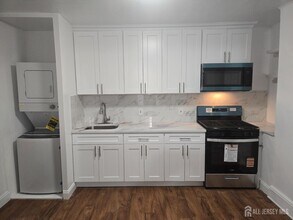 12 N 6th Ave in Manville, NJ - Building Photo - Building Photo