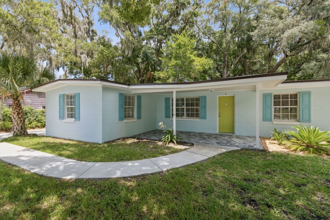 210 N 14th St in Fernandina Beach, FL - Building Photo
