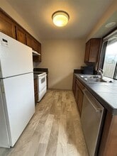 18807 SW Butternut St in Beaverton, OR - Building Photo - Building Photo