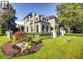 34XX Lamond Ave in Richmond, BC - Building Photo