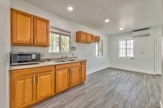 339 N 10th St in Las Vegas, NV - Building Photo - Building Photo