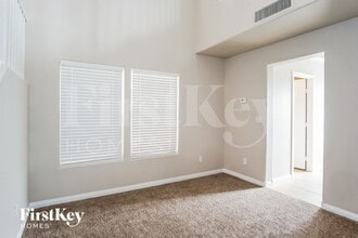 9518 Summer Furnace St in Las Vegas, NV - Foto de edificio - Building Photo