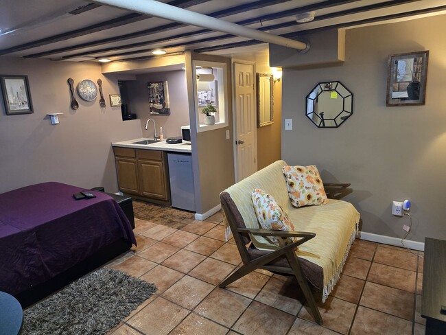 580 Miller Ave, Unit Rear Studio