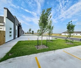 12622 33rd Ln in McAllen, TX - Building Photo - Building Photo