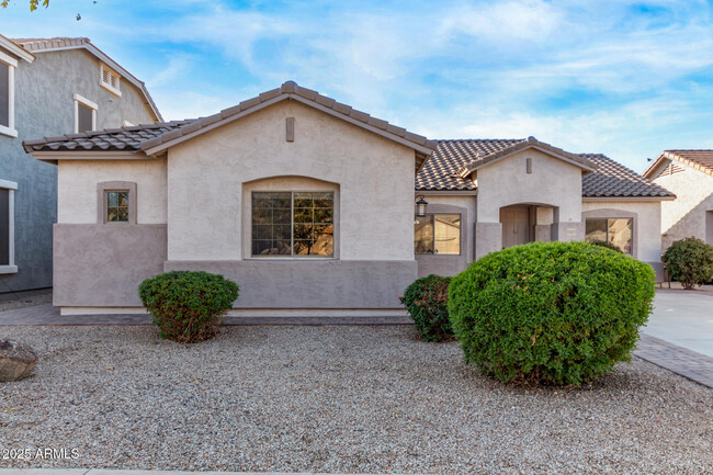 19371 E Carriage Way in Queen Creek, AZ - Building Photo - Building Photo