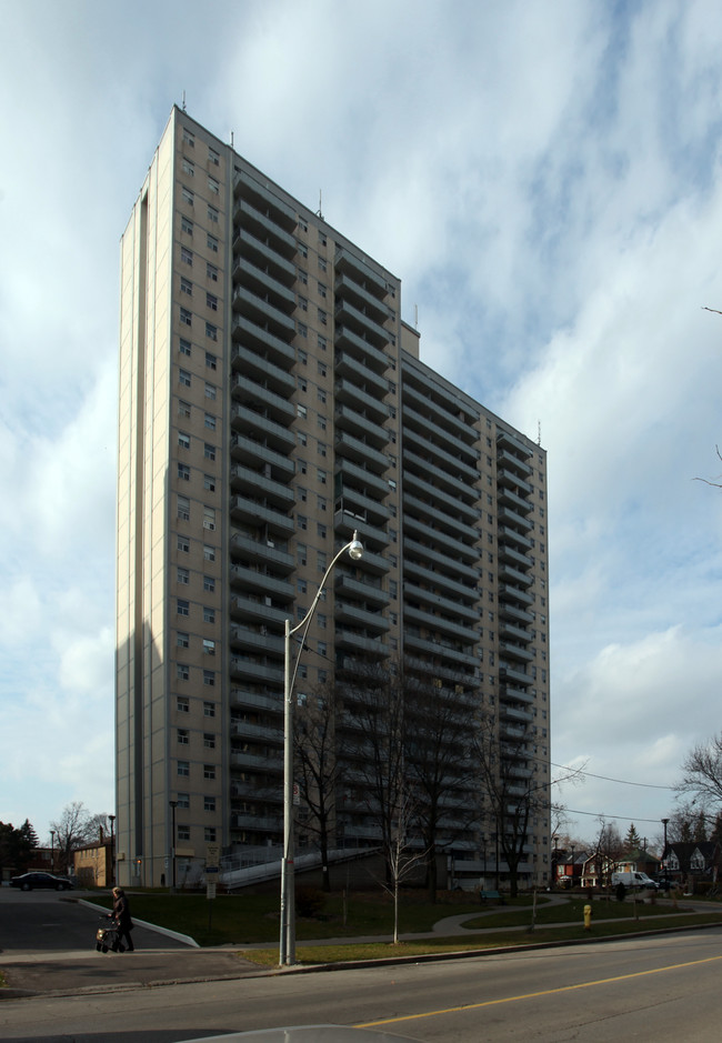 High Park Quebec in Toronto, ON - Building Photo - Building Photo