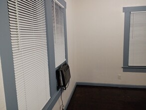 719 Rigsby Ave in San Antonio, TX - Foto de edificio - Building Photo