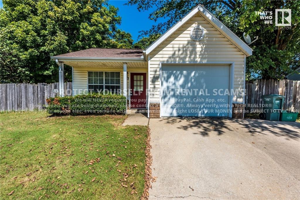 3206 W Oakfield St in Fayetteville, AR - Building Photo